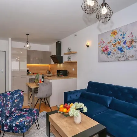 Luna With Free Parking Apartamento *