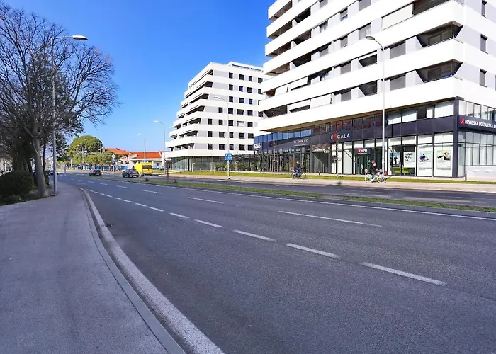 Luna With Free Parking Appartement Zadar