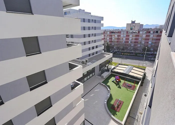 Luna With Free Parking Appartement Zadar