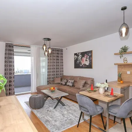 Luna With Free Parking Διαμέρισμα *