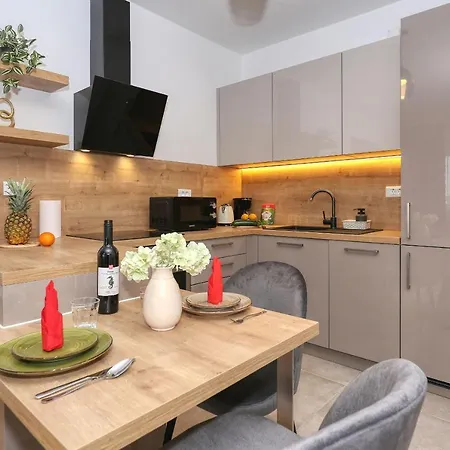 Luna With Free Parking Διαμέρισμα