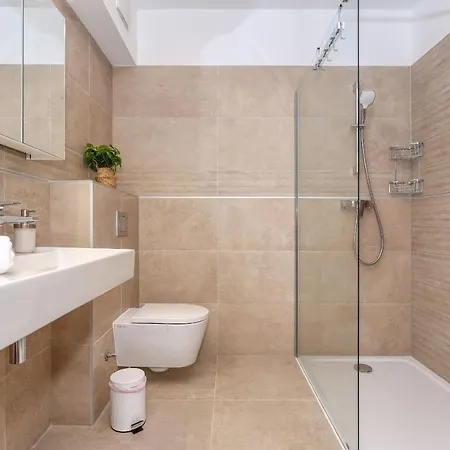 Luna With Free Parking Διαμέρισμα