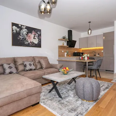 Luna With Free Parking Διαμέρισμα *