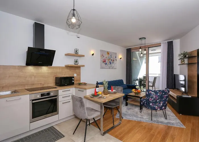 Luna With Free Parking Apartmán